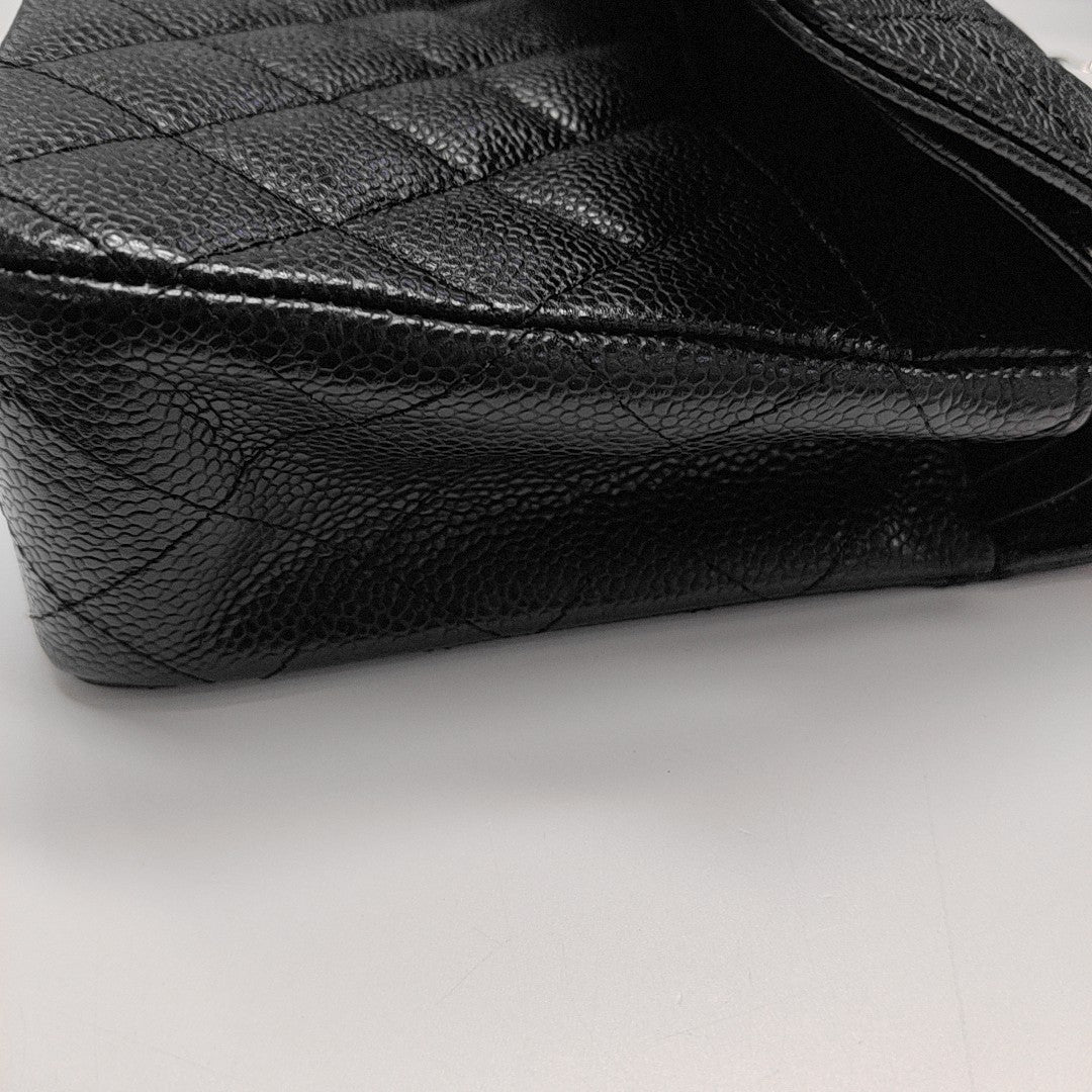 CLASSIC FLAP Medium Quilted Grained Calfskin Black