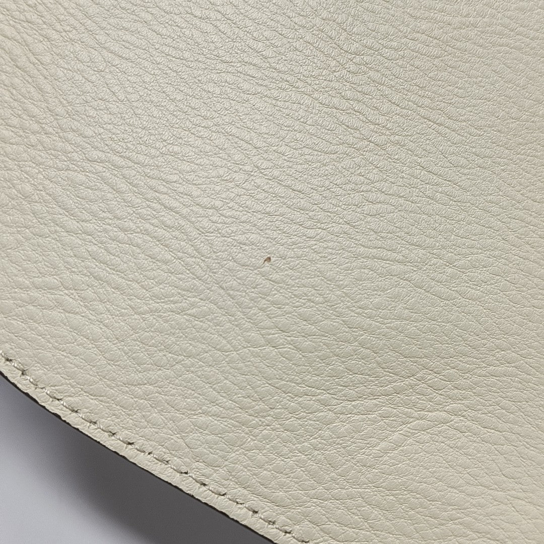 Nile Medium Calfskin White