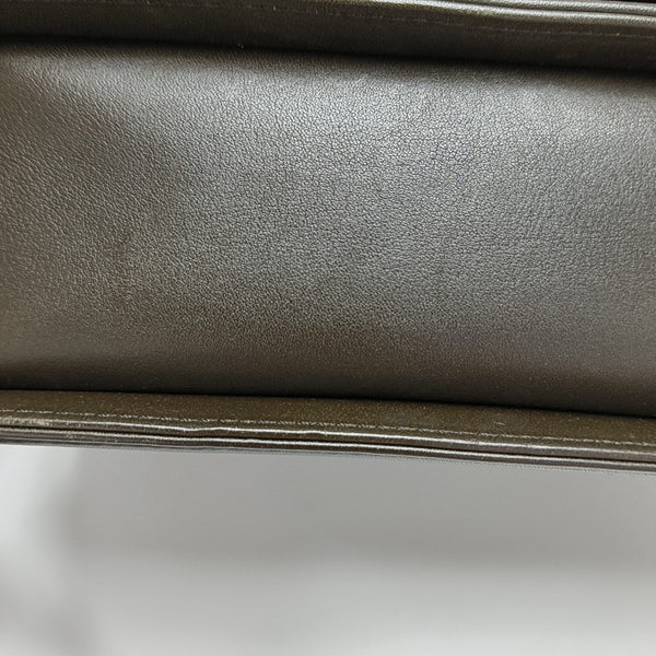 BOY CHANEL Chevron, Piel de becerro acolchada marrón