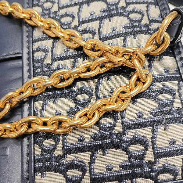 30 Montaigne Oblique Canvas Blue