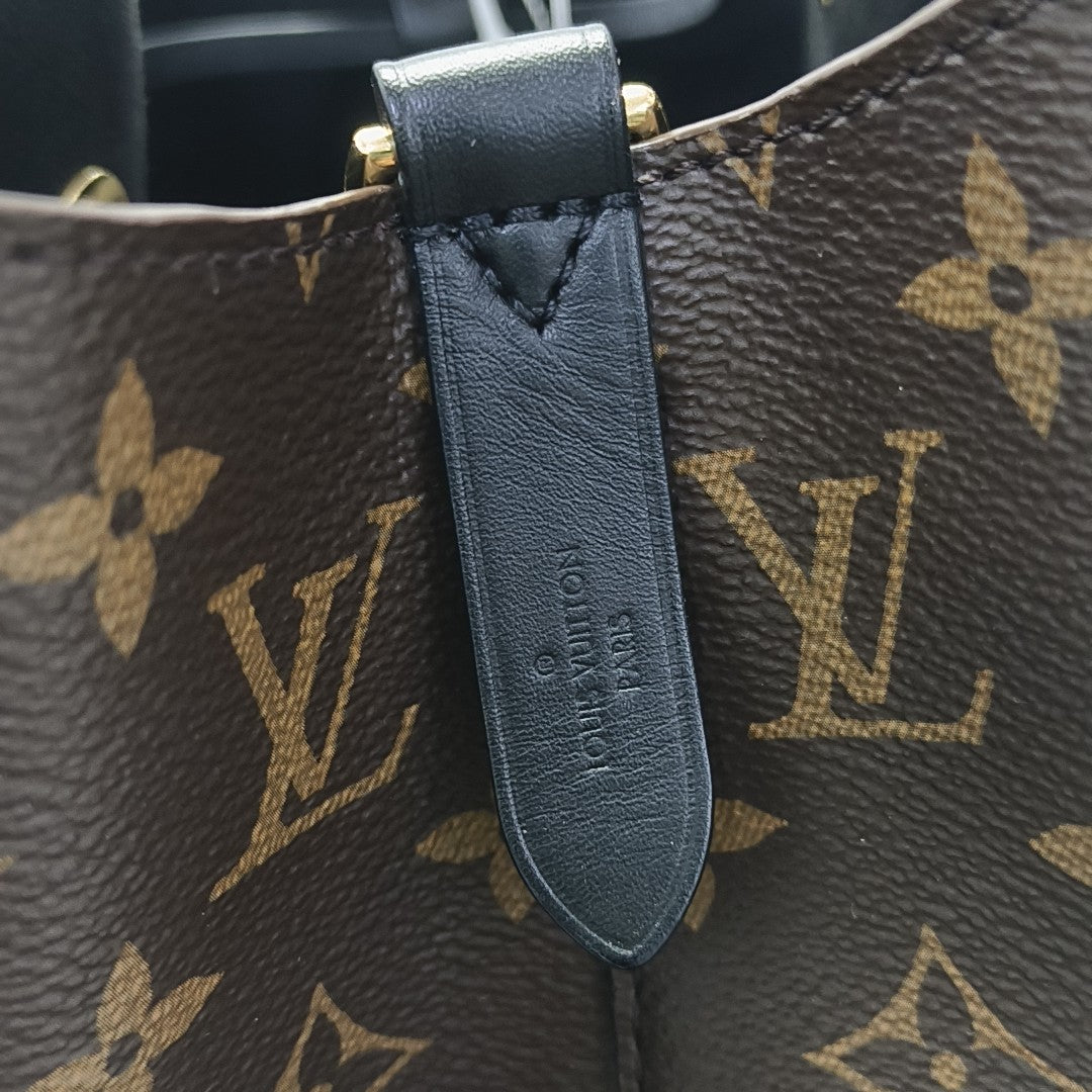 NÉONOÉ MM Monogram Coated Canvas Brown
