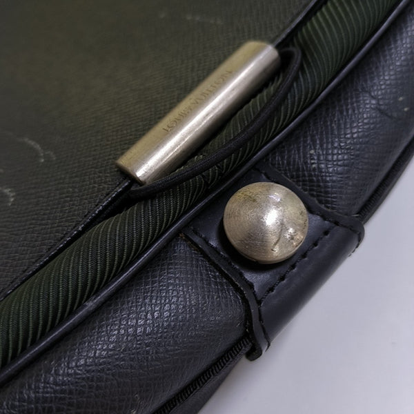 VIKTOR Calfskin Black