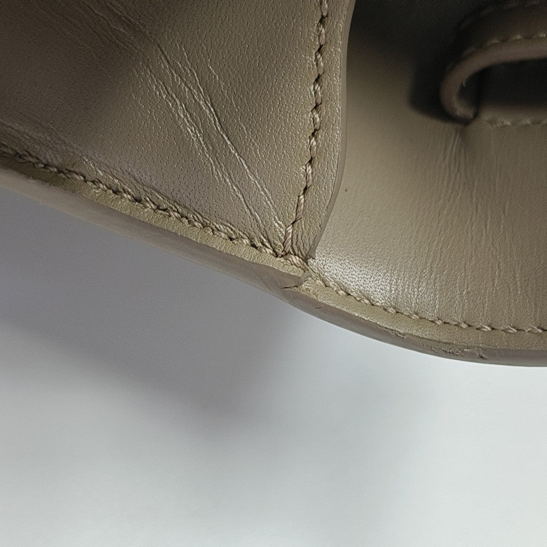 MANHATTAN Medium Calfskin Beige