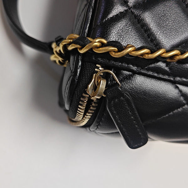 VANITY CASE Small Quilted Lambskin Black