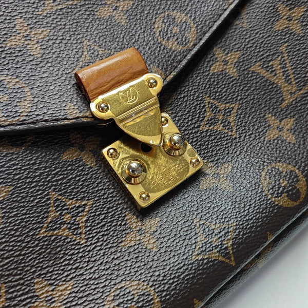 MÉTIS MM Monogram Coated Canvas Brown