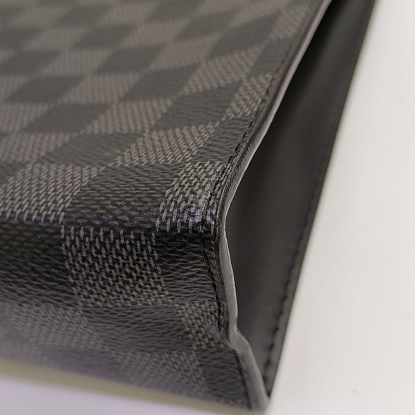 Pochette Voyag MM Damier Graphite Coated Canvas Gray