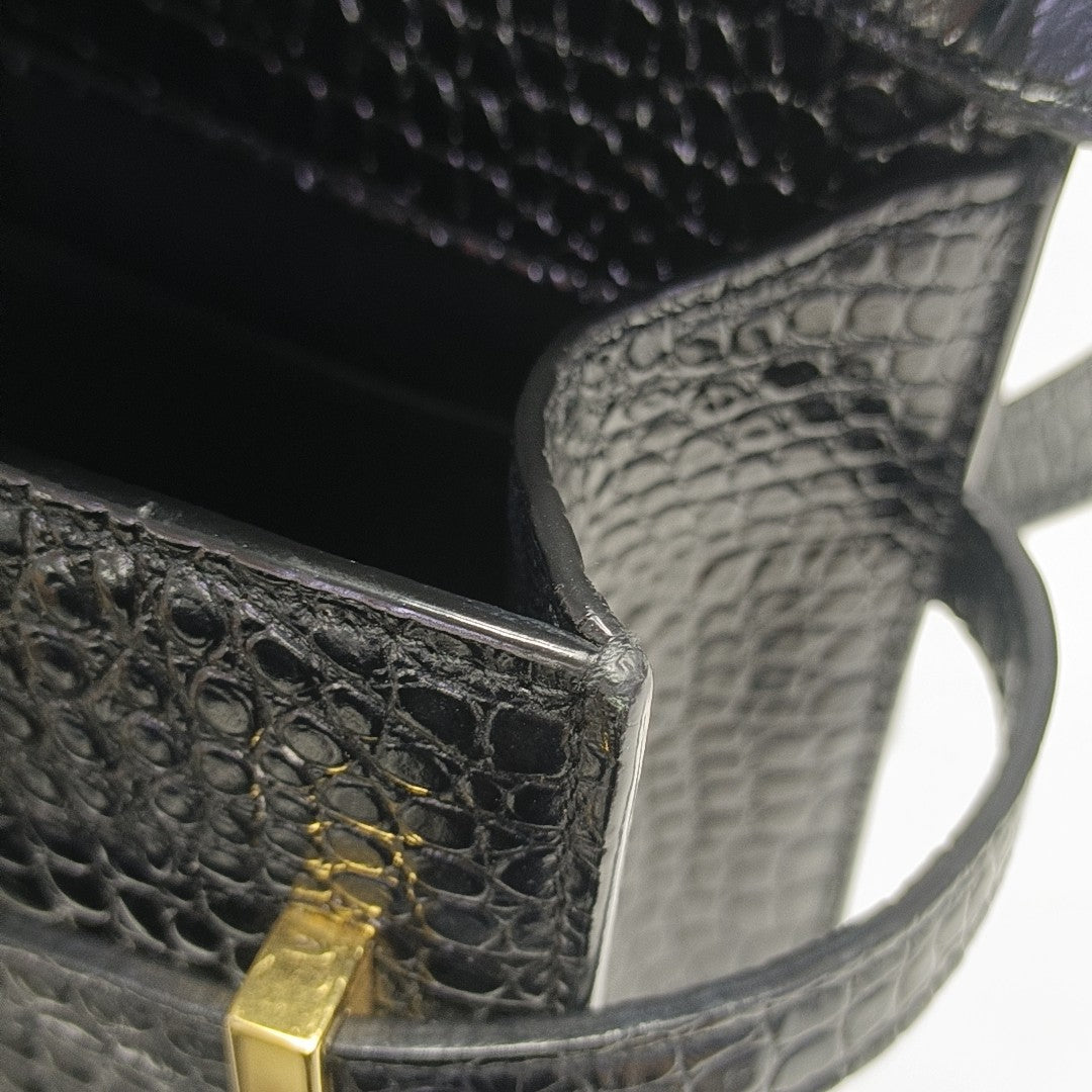 MANHATTAN Medium Calfskin Black