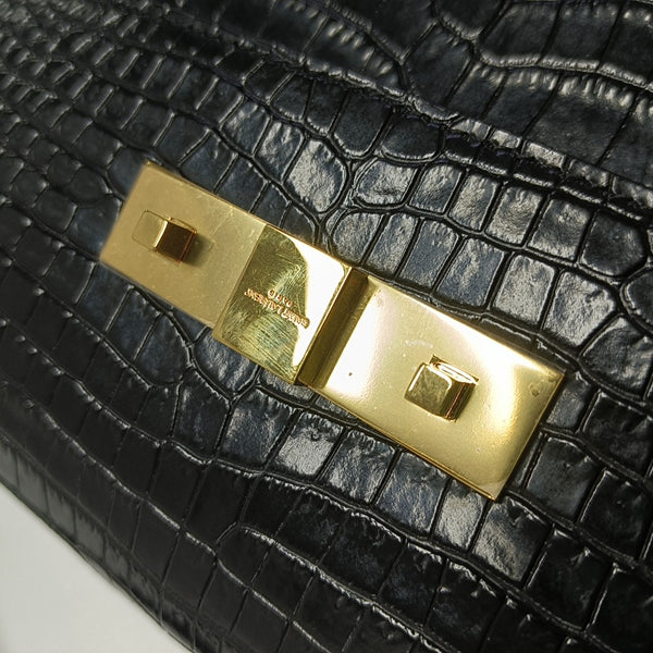 MANHATTAN Medium Calfskin Black