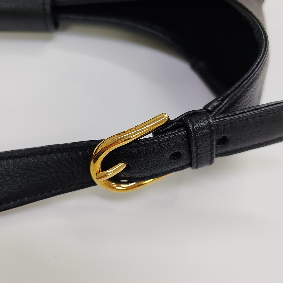 Aphrodite Medium Calfskin Black