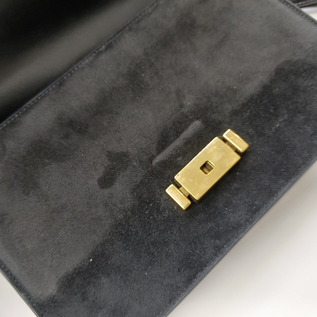 BELLECHASSE Medium Calfskin Black