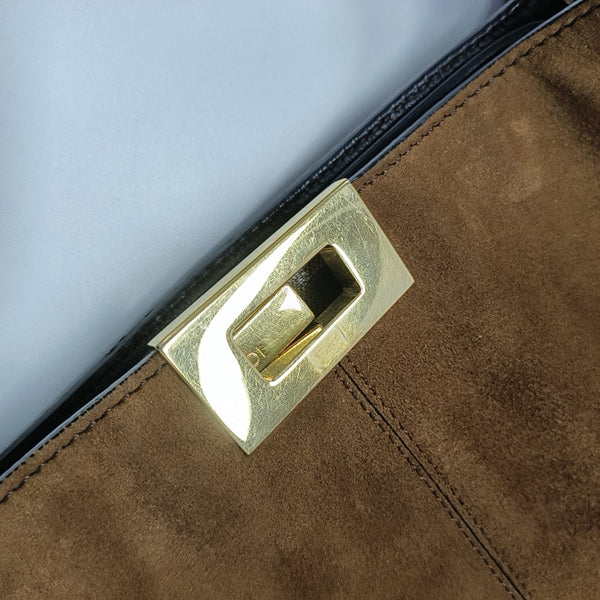 Peekaboo  Essential Medium Suede Brown