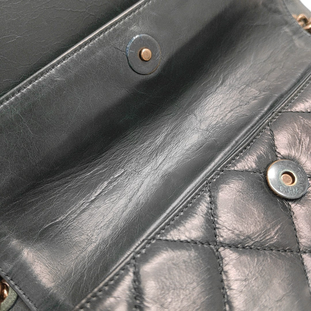 PREFECT EDGE Large Quilted Calfskin Green