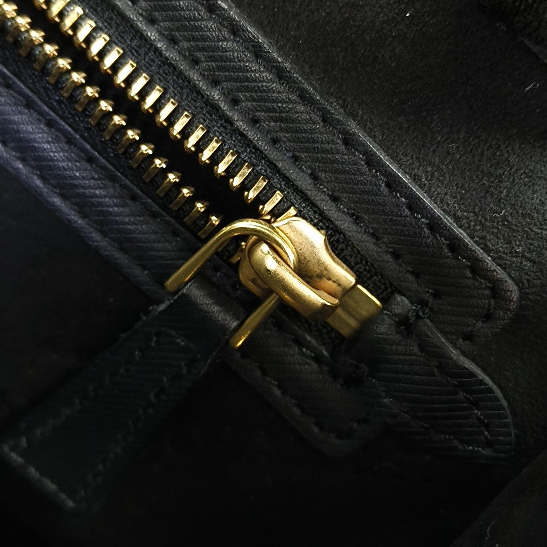 DK88 Medium Calfskin Black