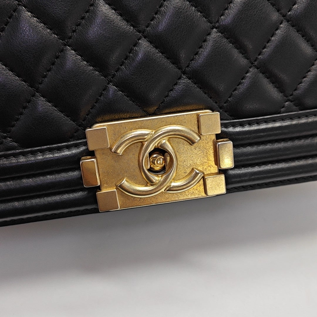 BOY CHANEL Medium Quilted Calfskin Black