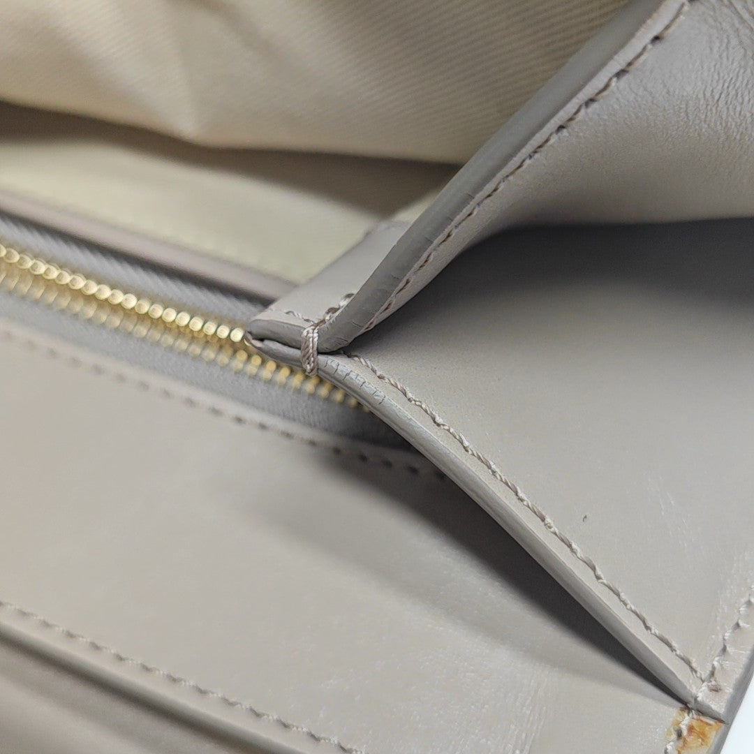 Chloé C Medium Calfskin Gray