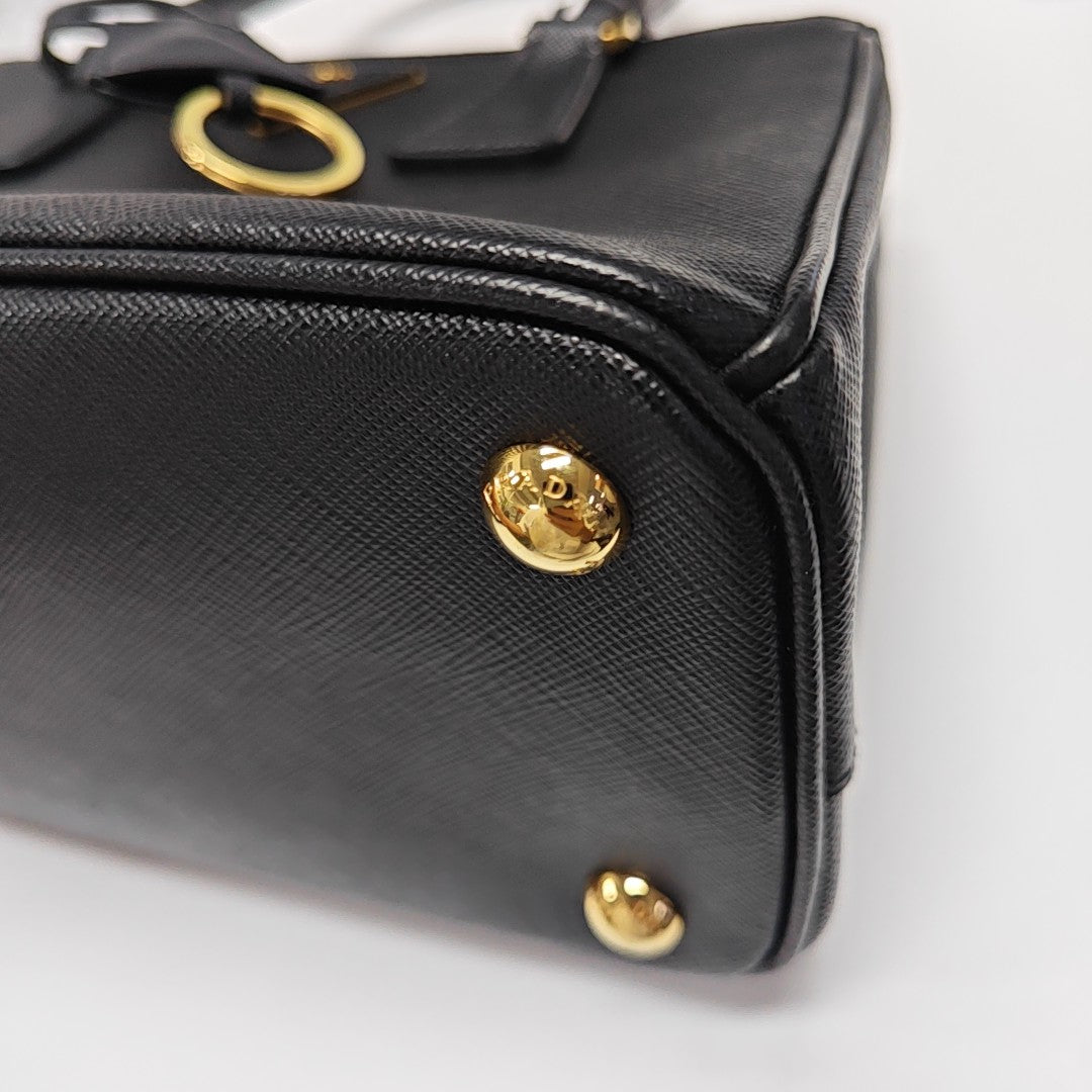 Saffiano Calfskin Shoulder Bag Black
