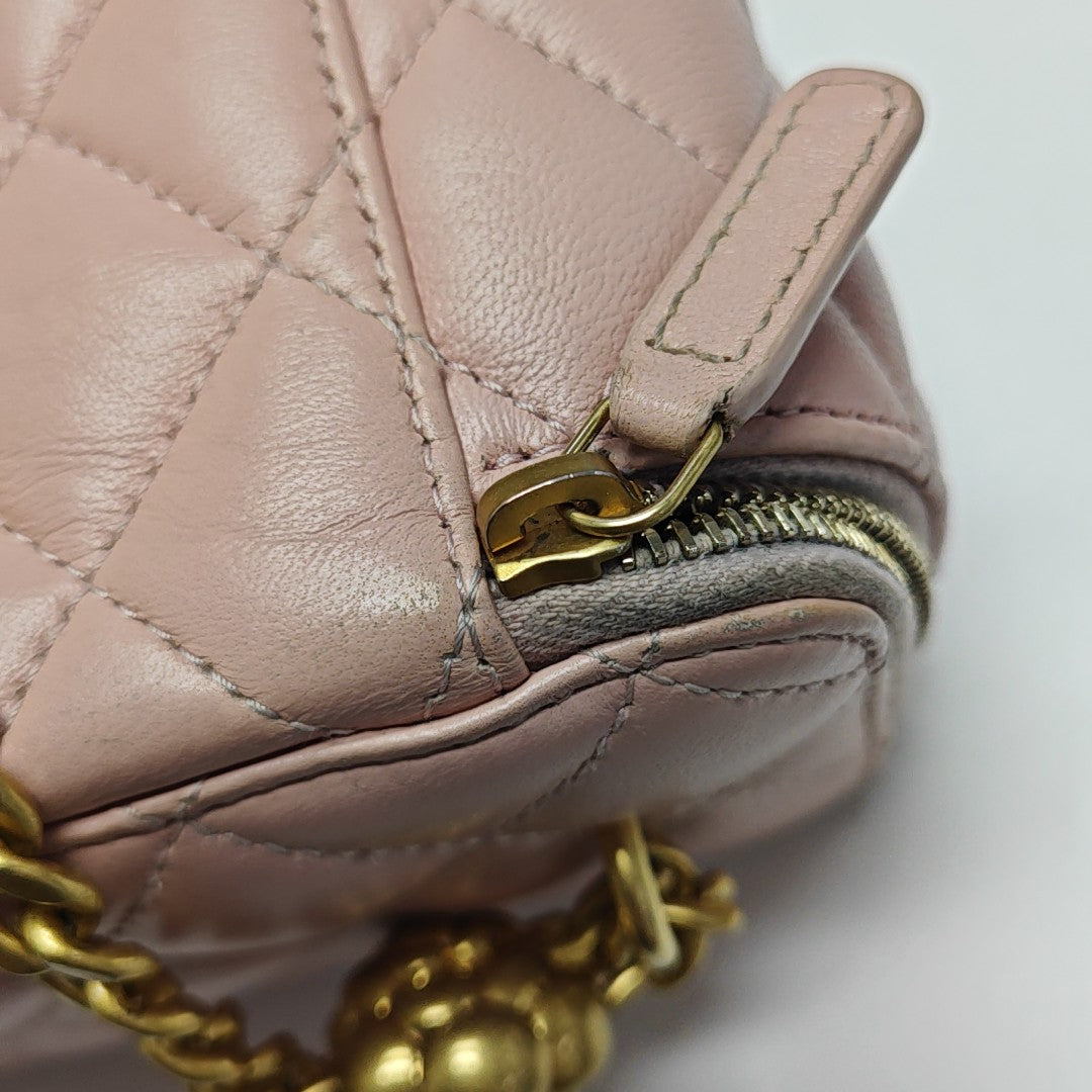 VANITY CASE Small Quilted Lambskin Pink