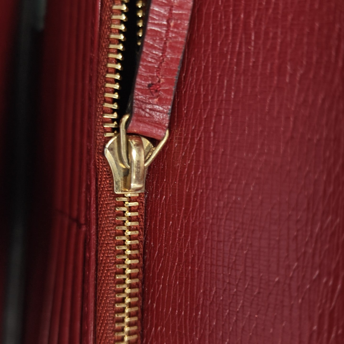 Interlocking G Small Calfskin Red