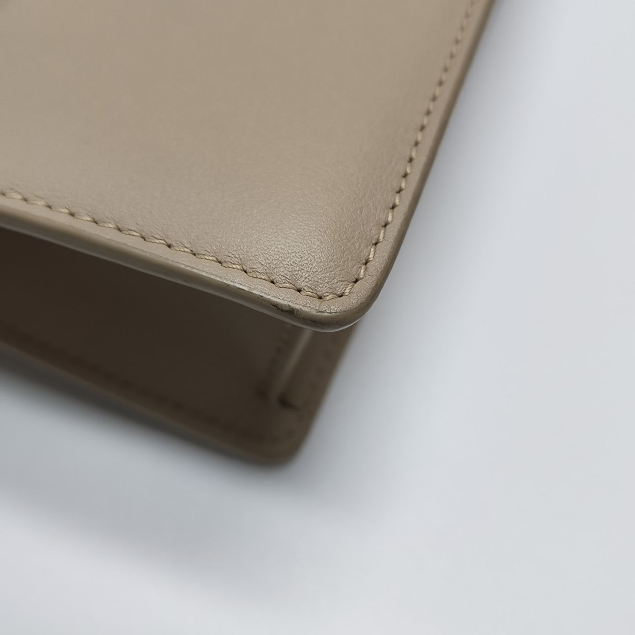 30 Montaigne Calfskin Beige