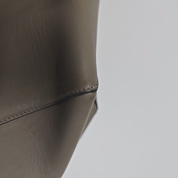 CABAS PHANTOM Small Calfskin Gray