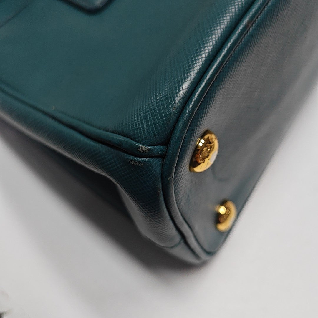 Galleria Medium Saffiano Calfskin Green