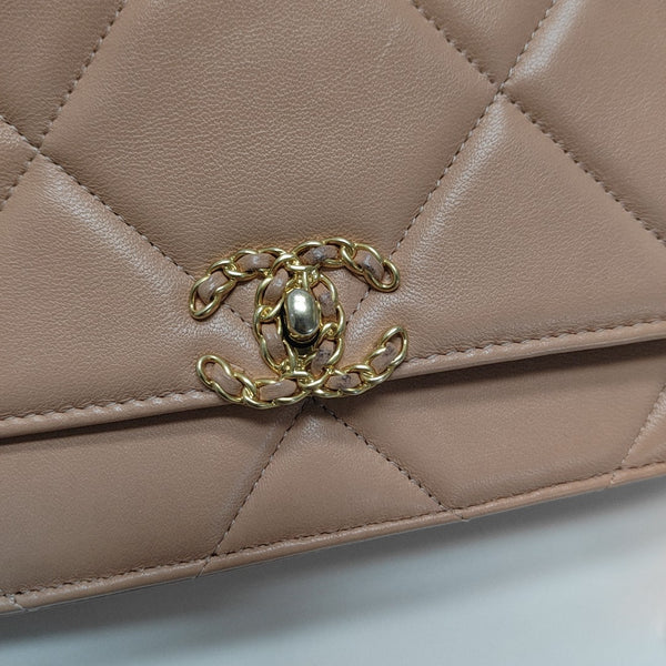 CHANEL 19 WOC Quilted Lambskin Pink