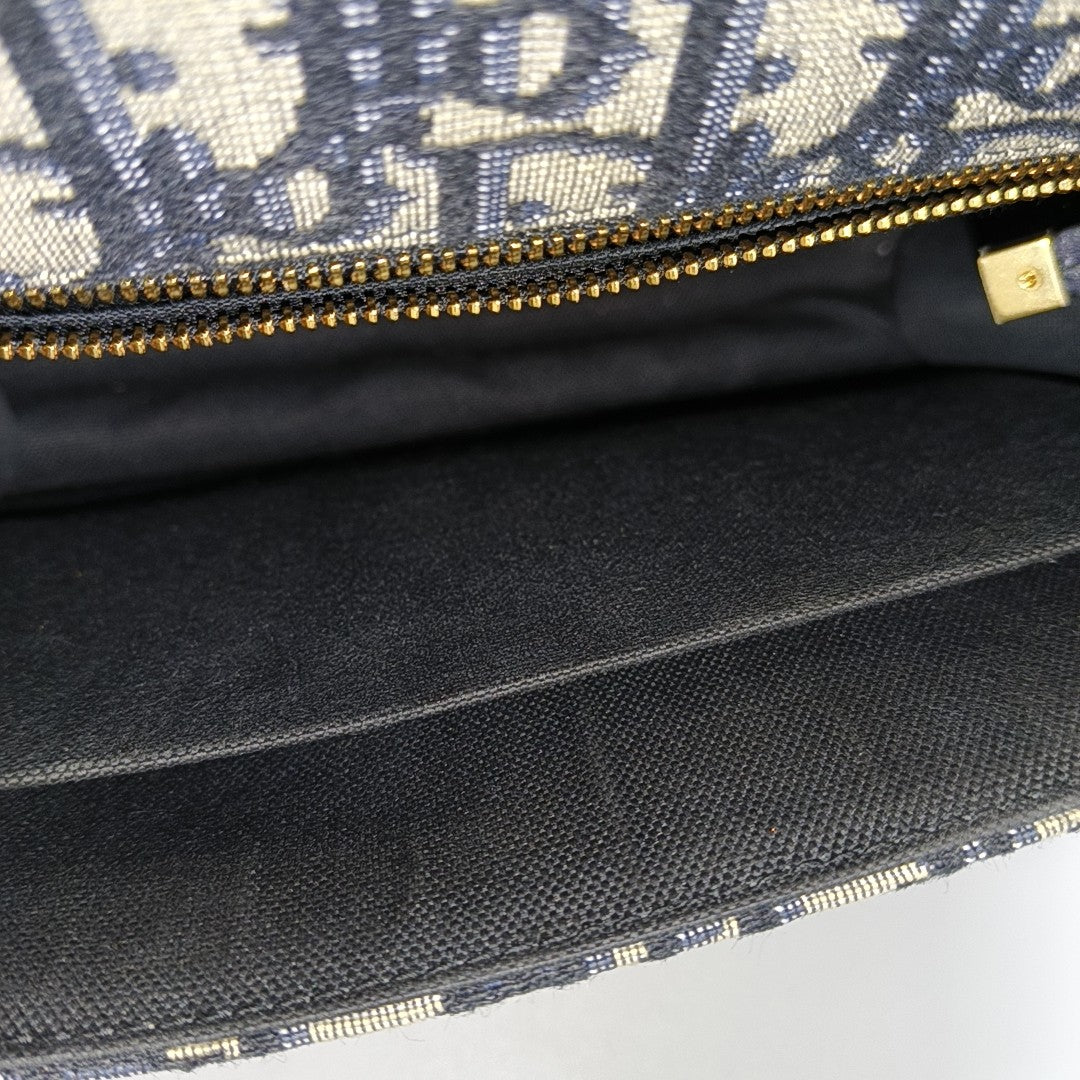 30 Montaigne Oblique Canvas Blue