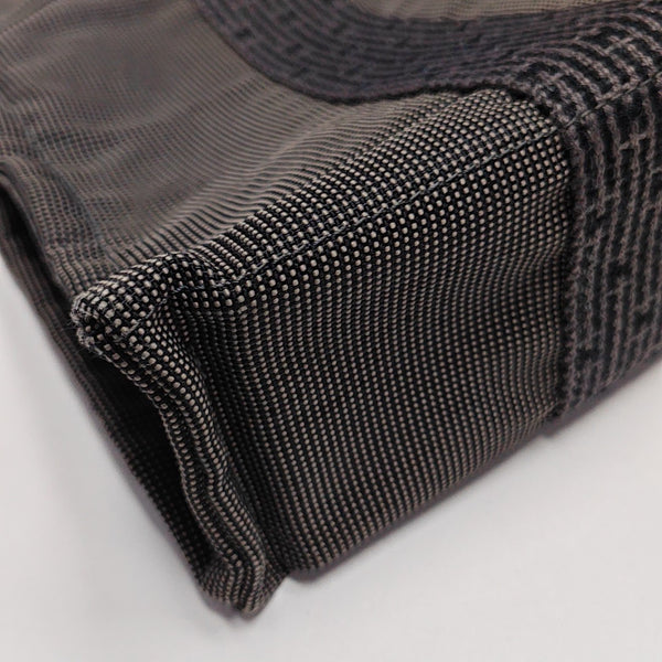 Her Line Small Canvas Gray