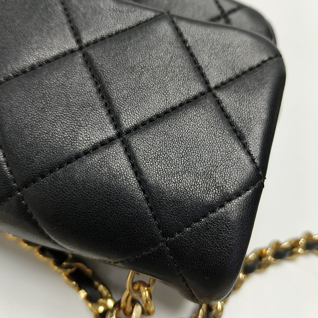 CLASSIC FLAP Mini Quilted Lambskin Black
