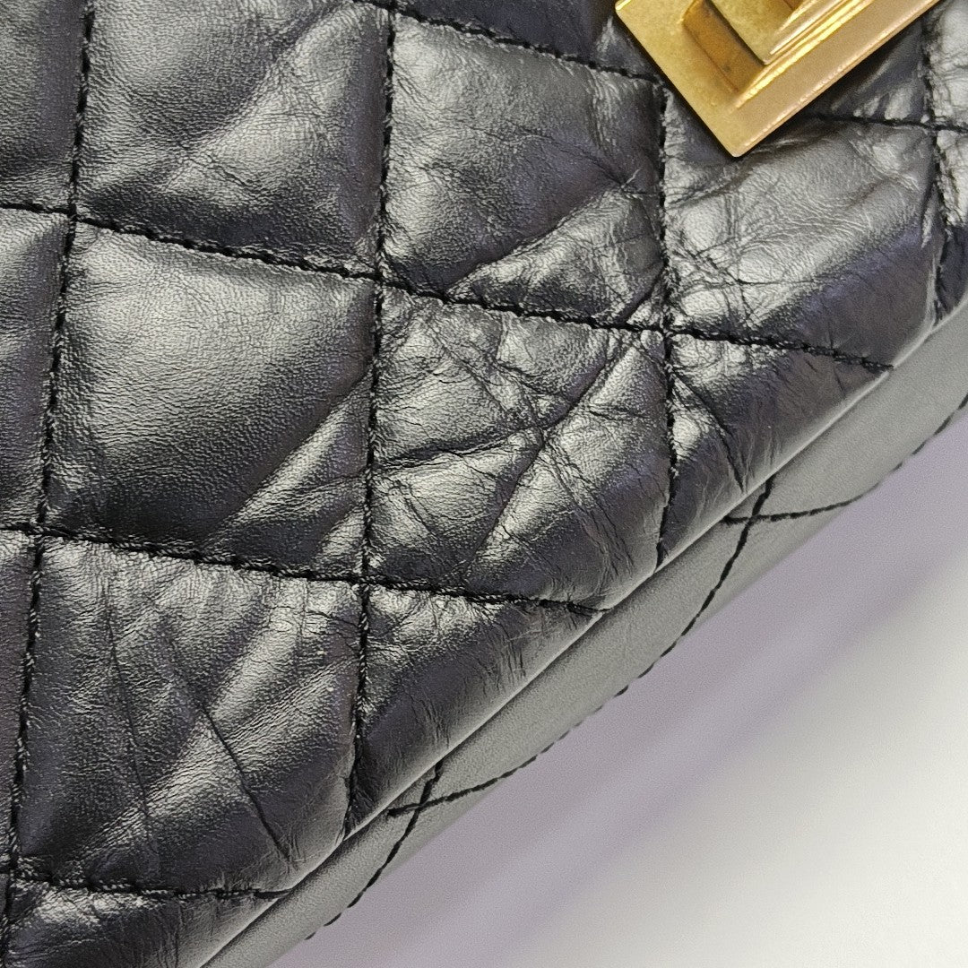 2.55 Maxi Quilted Waxed Cafskin Black