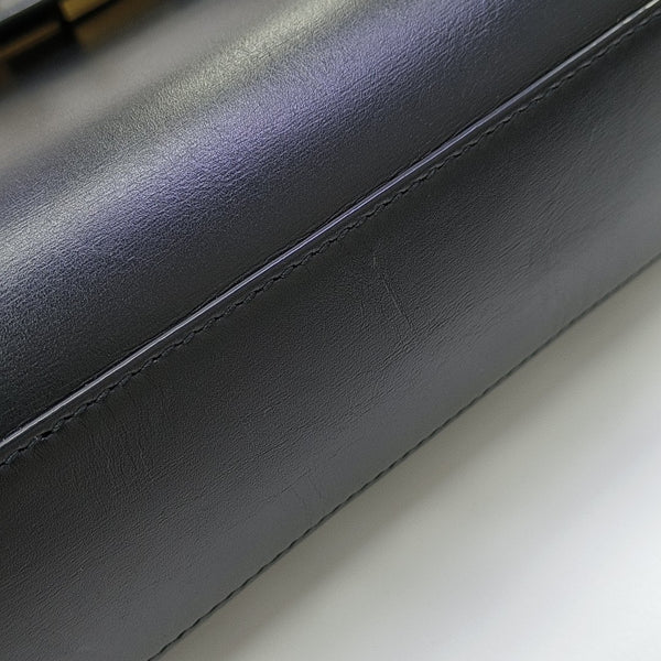 MANHATTAN Medium Calfskin Black