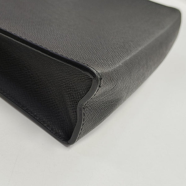 Pochette Voyag MM Calfskin Black
