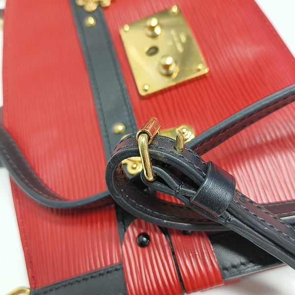 TRUNK Epi Red