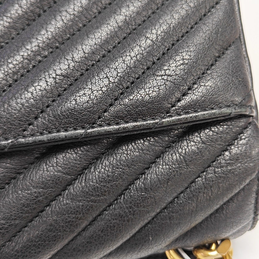 COLLEGE Medium Chevron Lambskin Black