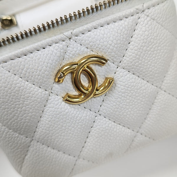 VANITY CASE Small Quilted Grained Calfskin White