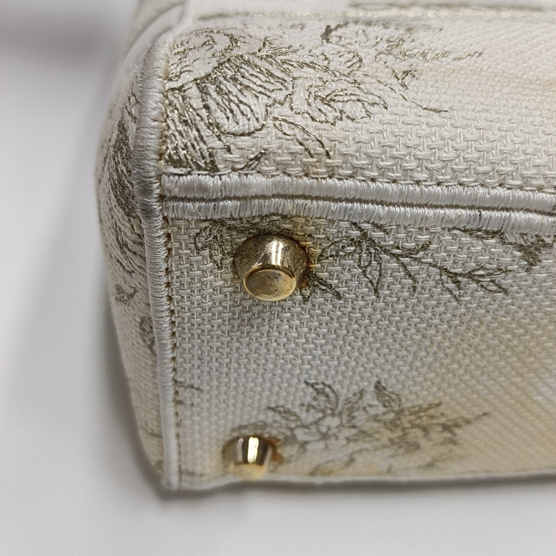 Lady D-Lite Medium Fabric White