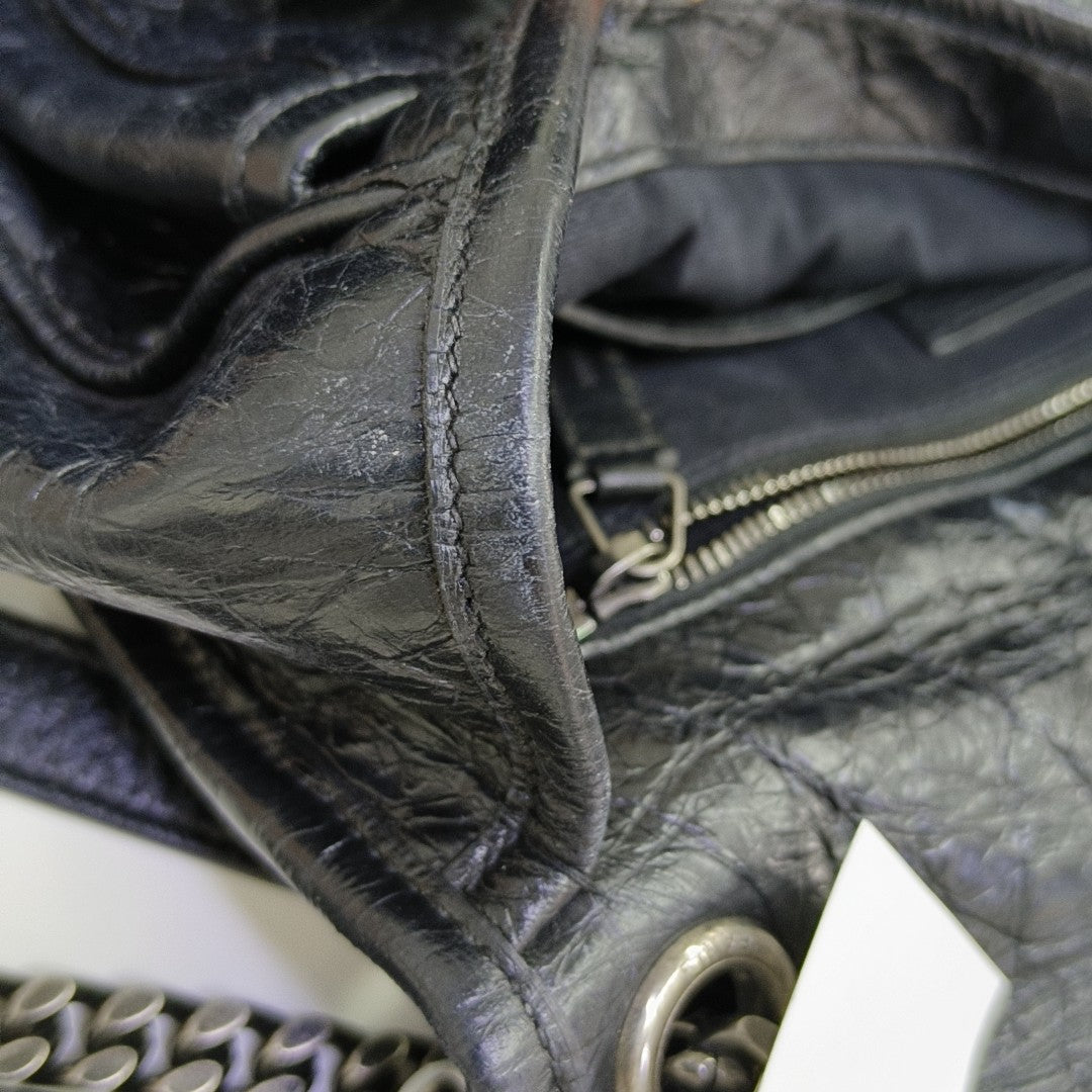 NIKI Medium Chevron Calfskin Black