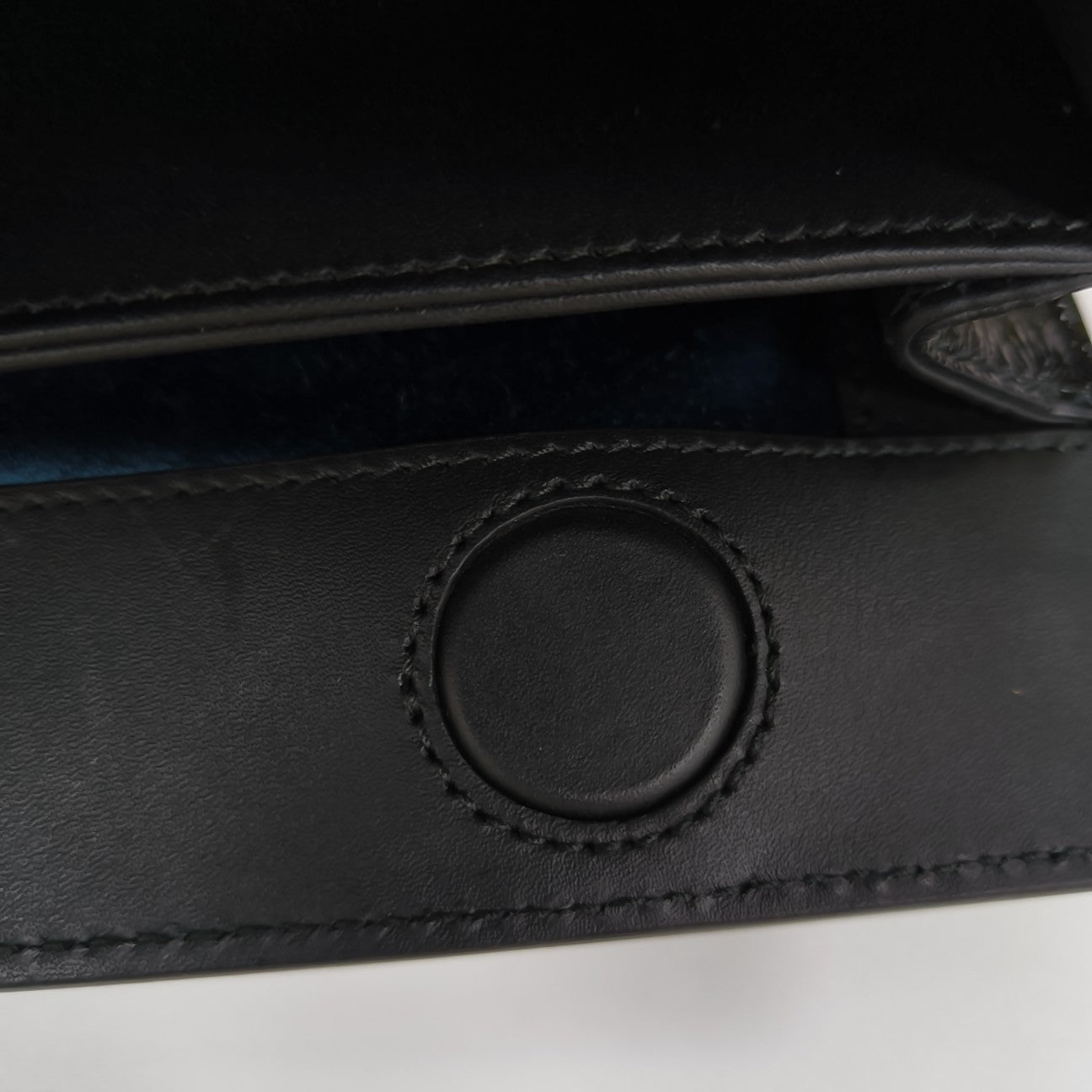 Ophidia Small Suede Black