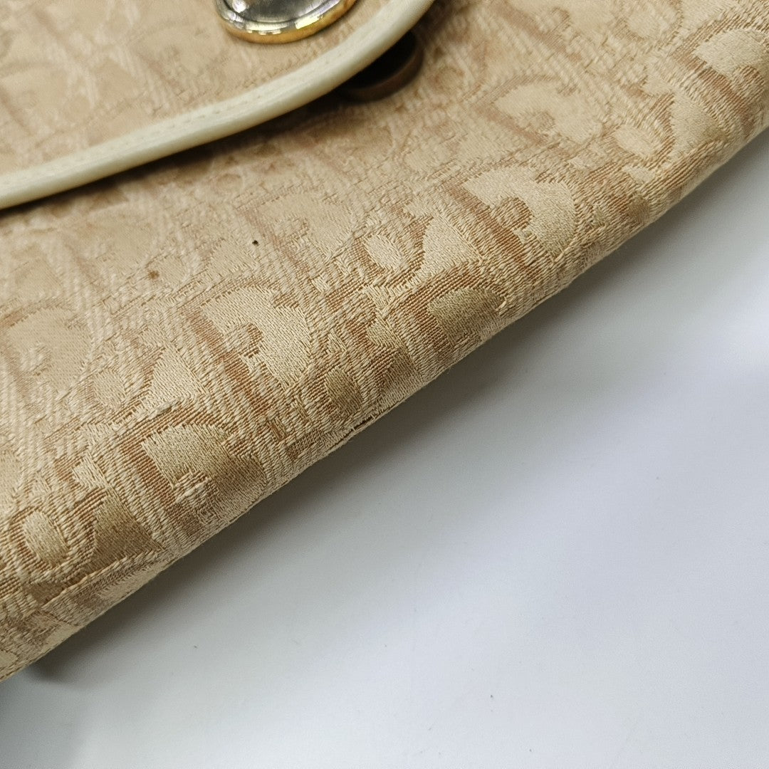 Oblique Canvas Shoulder Bag Brown