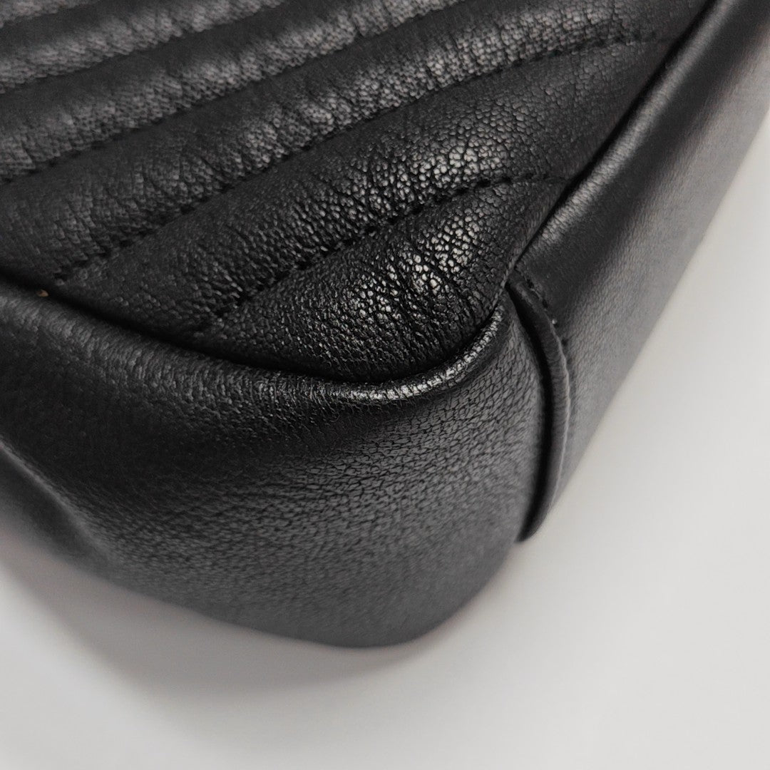 COLLEGE Chevron Lambskin Black