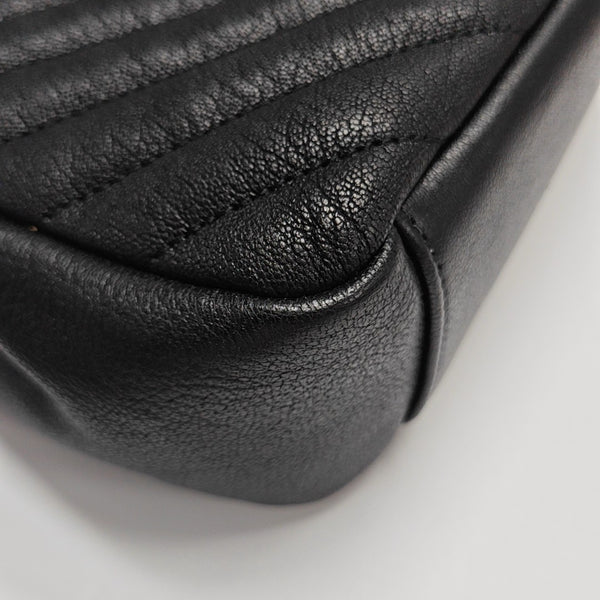 COLLEGE Chevron Lambskin Black
