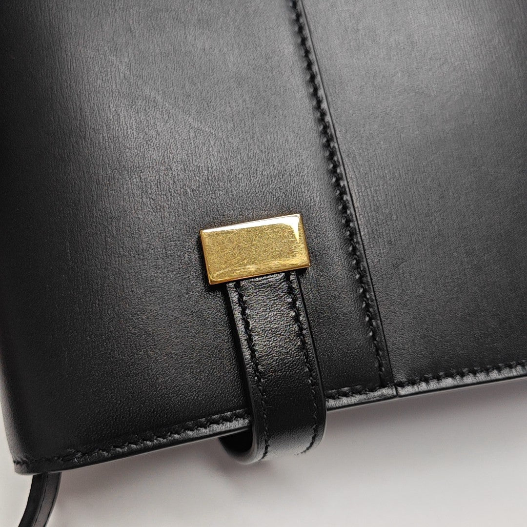 MANHATTAN Small Calfskin Black
