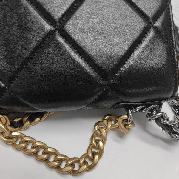 CHANEL 19 WOC Quilted Lambskin Black