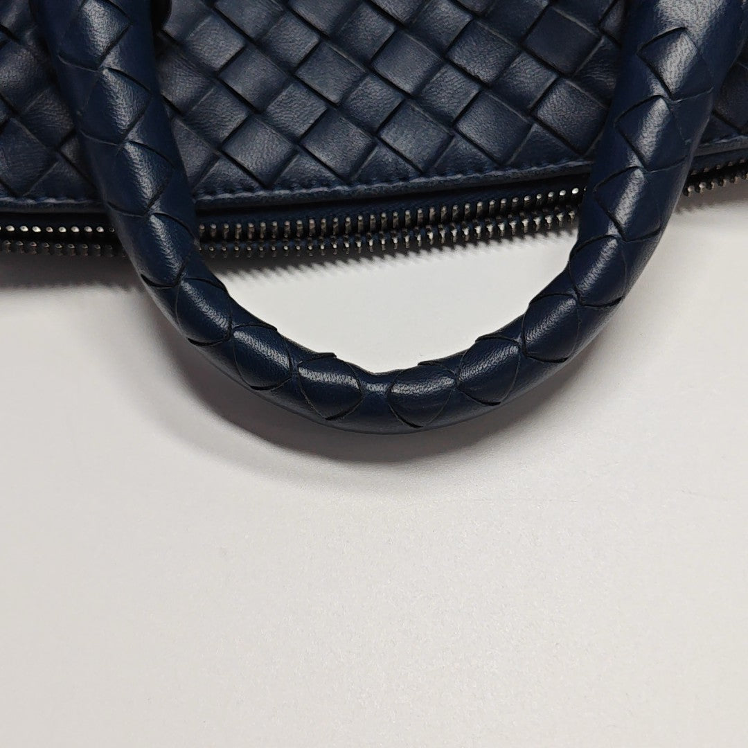 Lambskin Shoulder Bag Blue