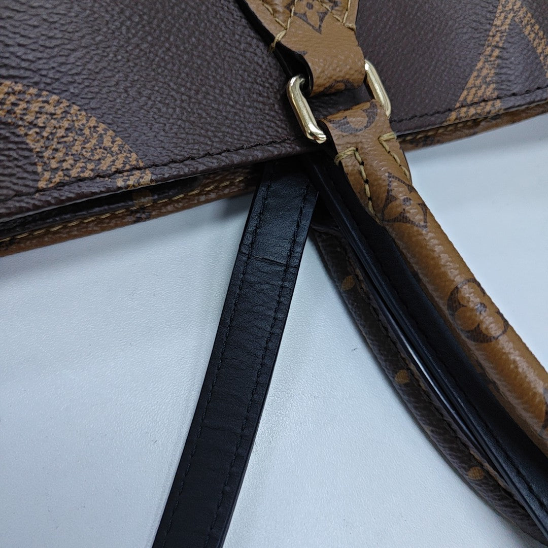Authenticated pre-owned  ONTHEGO MM Monogram Coated Canvas Brown - Tote Bag at Looply