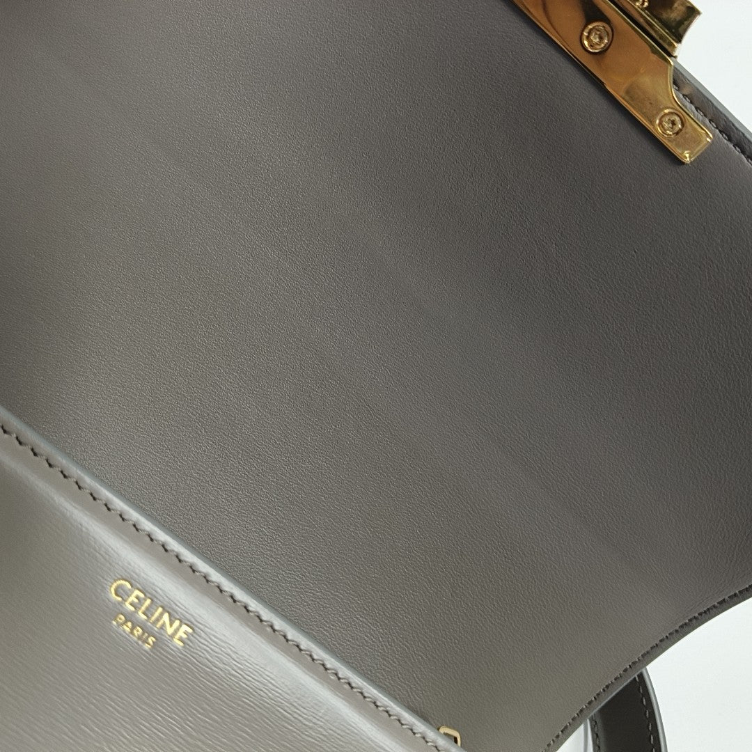 TRIOMPHE Medium Calfskin Gray
