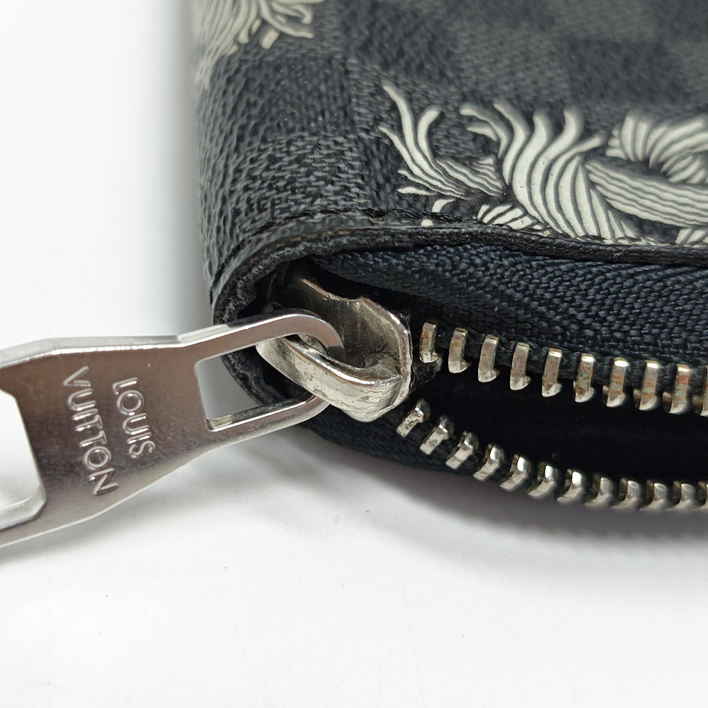 ZIPPY Damier Graphite Coated Canvas Black Wallet