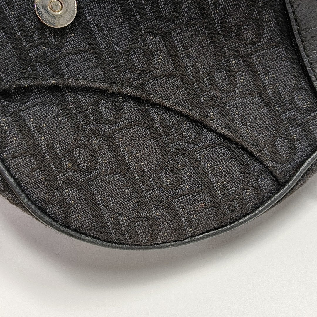 Saddle Medium Oblique Canvas Black