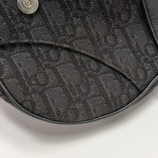 Saddle Medium Oblique Canvas Black
