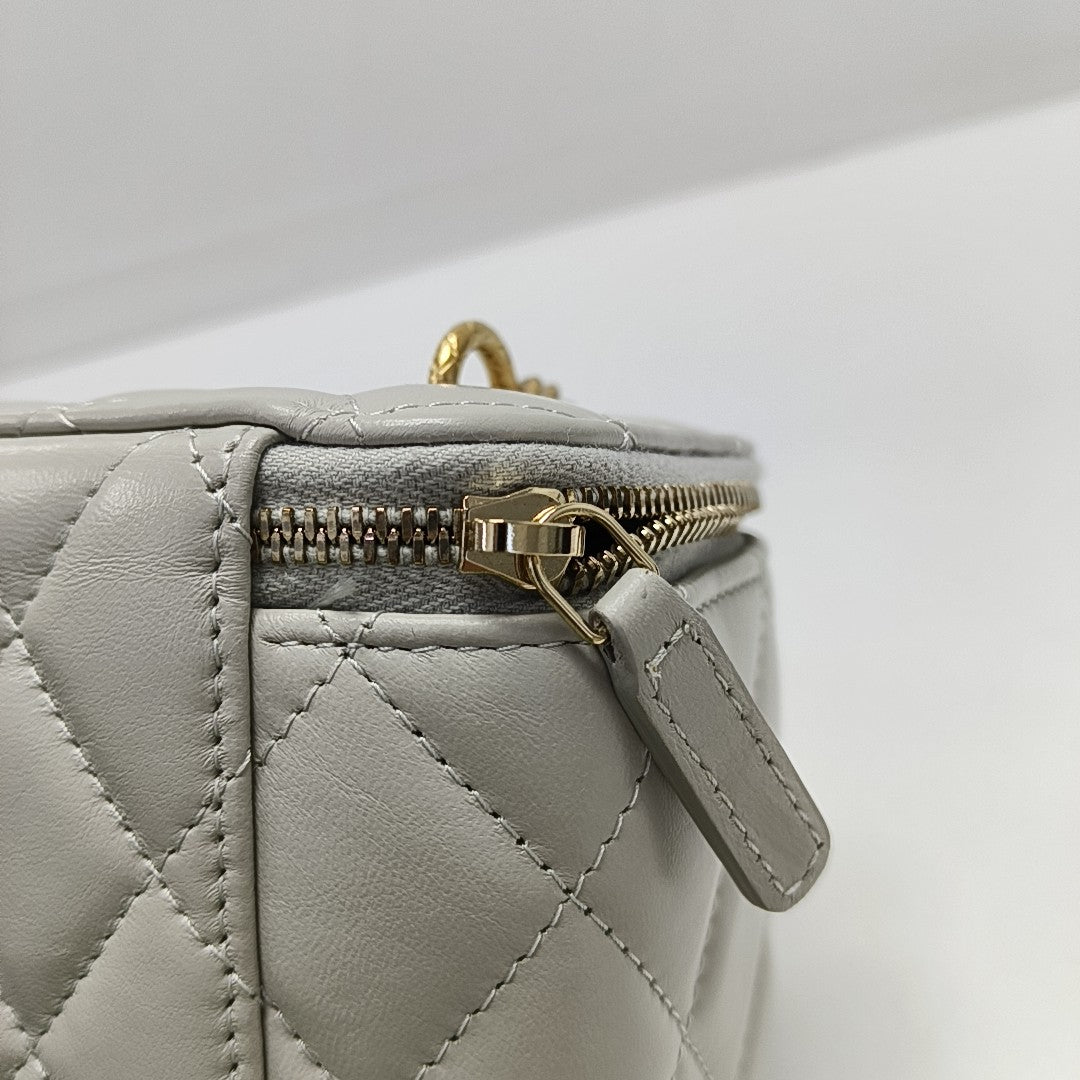 Authenticated pre-owned  VANITY CASE Small Quilted Lambskin Gray - Shoulder Bag at Looply